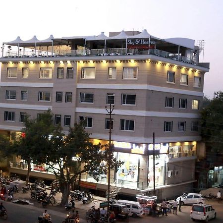 Hotel City Crown Mandsaur 外观 照片